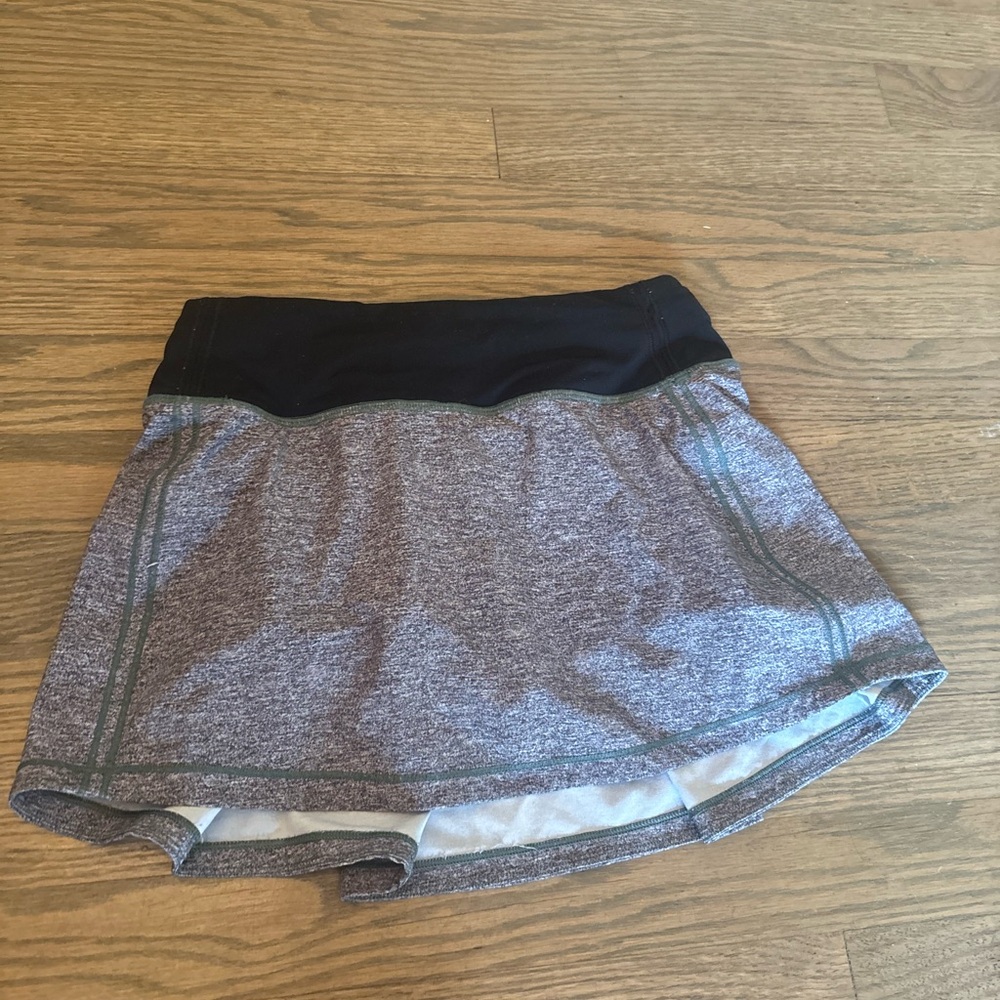 Lululemon Athletica Heathered Gray Court Rival Skirt Good Condition Size 0